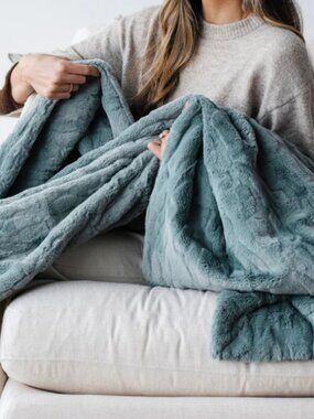 Saranoni Eucalyptus Patterned Faux Fur Throw Blanket XL Extra Large